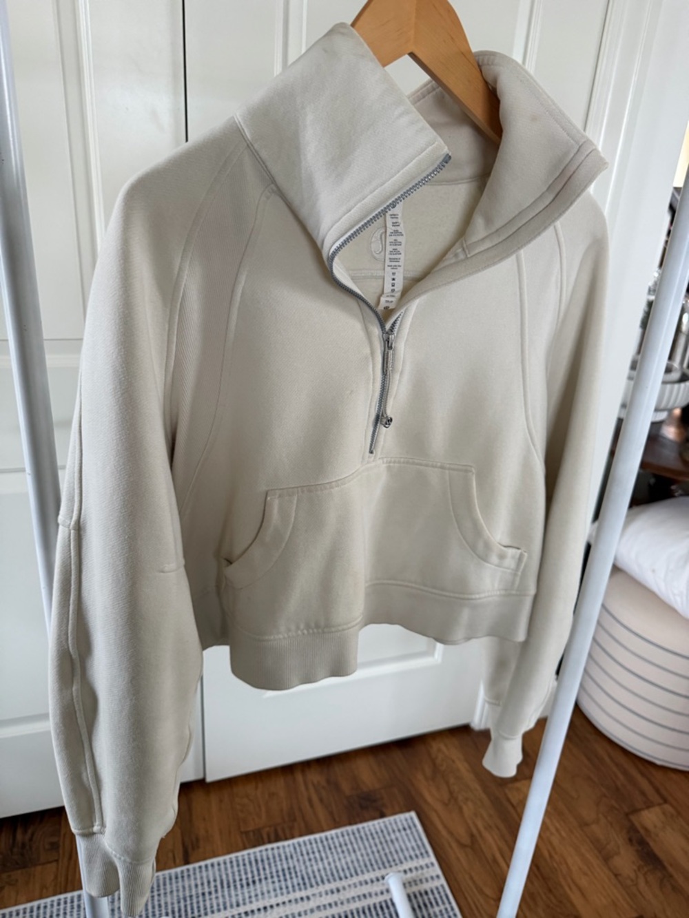 Lululemon Scuba- Cropped Half-Zip Sweatshirt in Cream